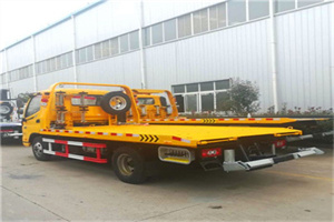 泗洪附近拖车救援搭电